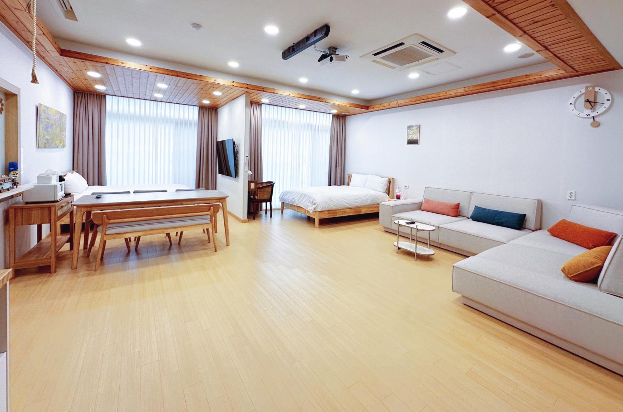 Zio Pinetree Hotel Yangyang Exterior foto