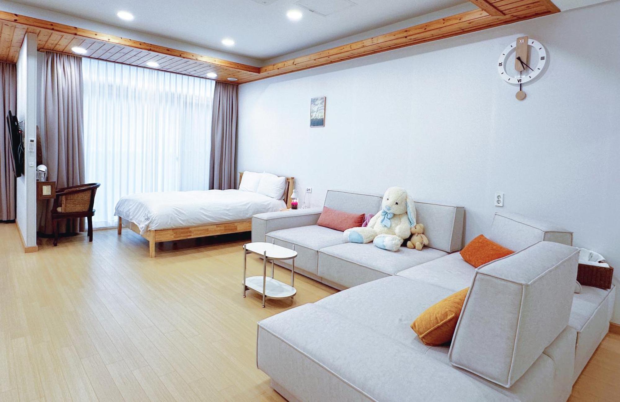 Zio Pinetree Hotel Yangyang Exterior foto