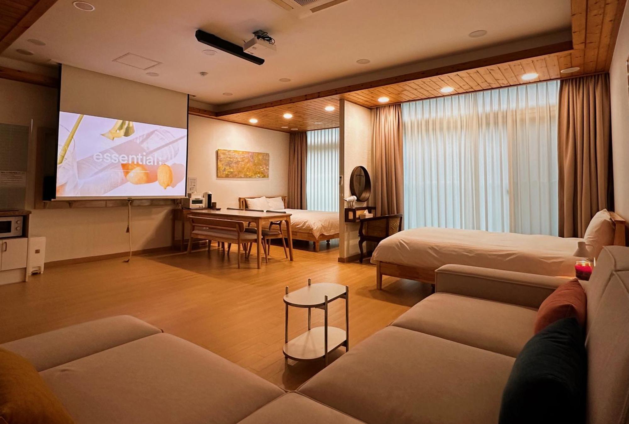 Zio Pinetree Hotel Yangyang Exterior foto